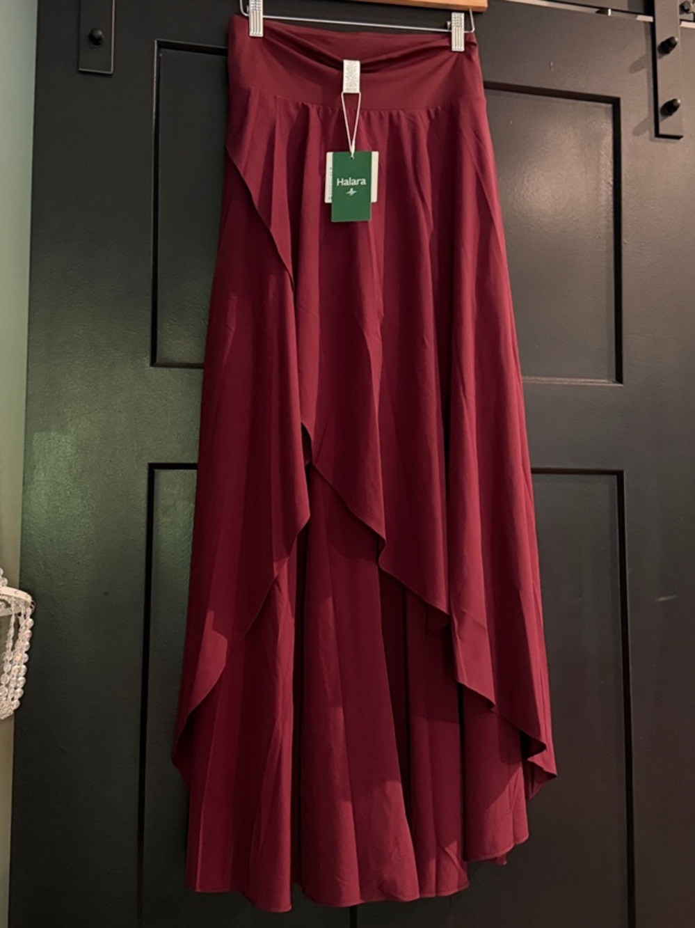 HALARA Burgundy High-Low Ruffle Maxi Skirt